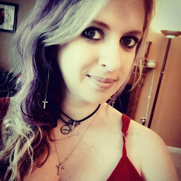 Meet your Posher, Kim๐ - Picture 4 of 4